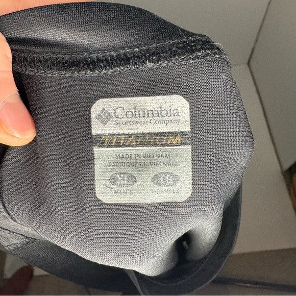 Columbia Titanium - black- Polyester Short Sleeve Men's Shirt size XL - Picture 3 of 5